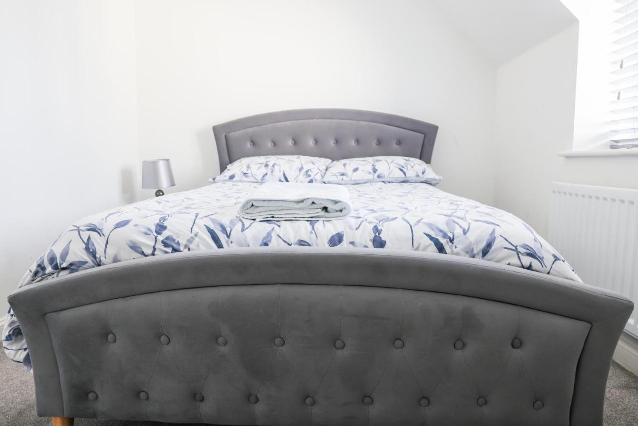 Stunning Two-Bedroom Apartment At A3Ree, Free Parking, Near Cribbs Causeway Mall Bristol Exterior photo