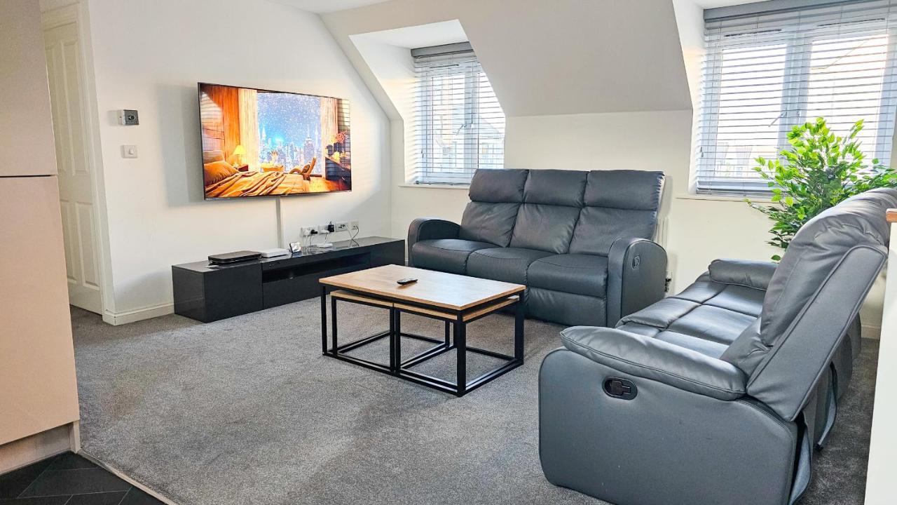 Stunning Two-Bedroom Apartment At A3Ree, Free Parking, Near Cribbs Causeway Mall Bristol Exterior photo