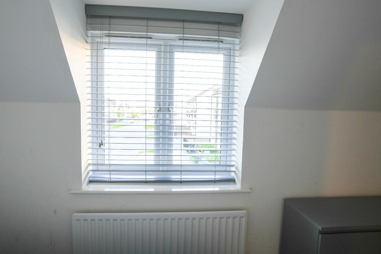 Stunning Two-Bedroom Apartment At A3Ree, Free Parking, Near Cribbs Causeway Mall Bristol Exterior photo