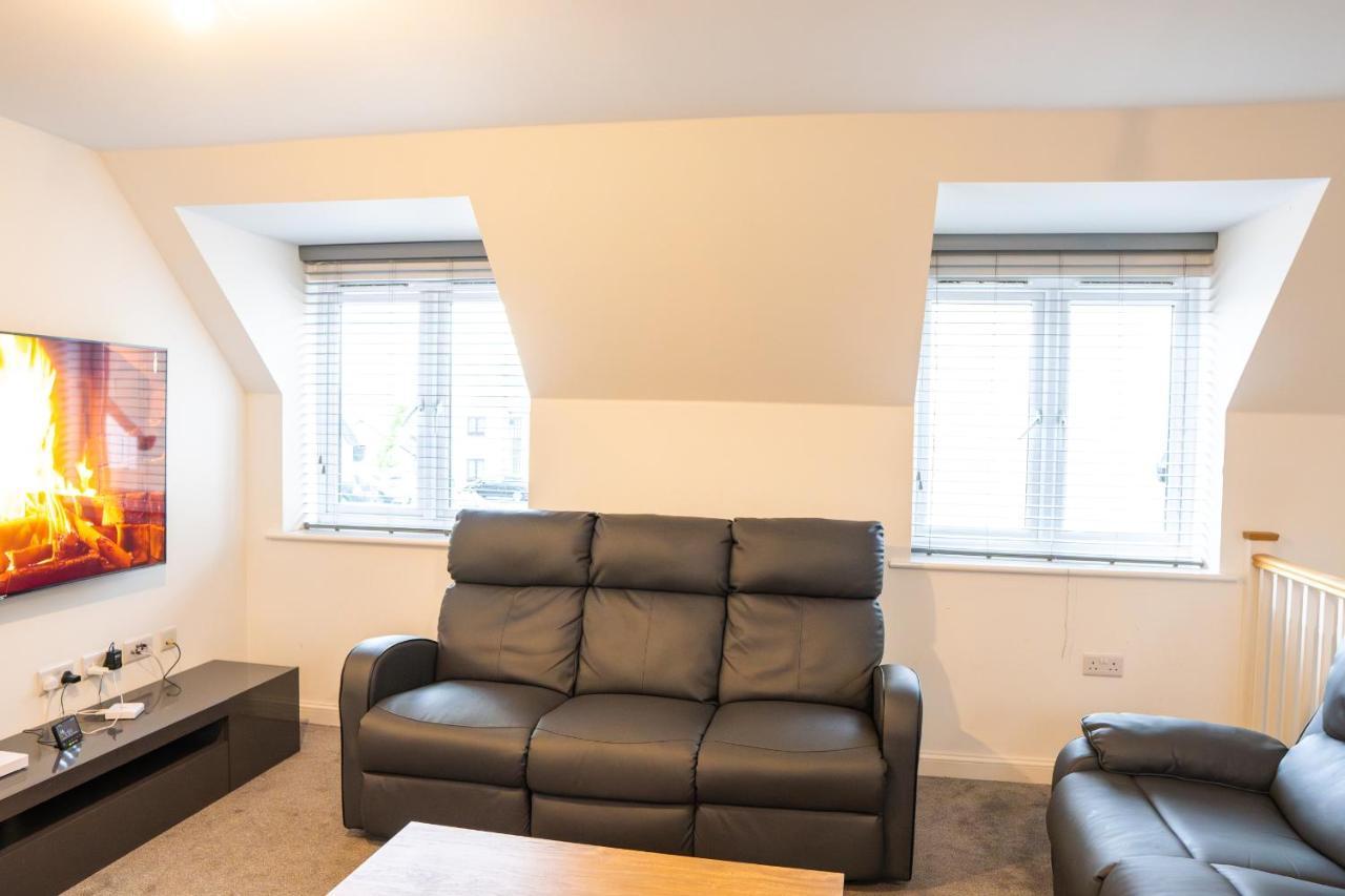 Stunning Two-Bedroom Apartment At A3Ree, Free Parking, Near Cribbs Causeway Mall Bristol Exterior photo