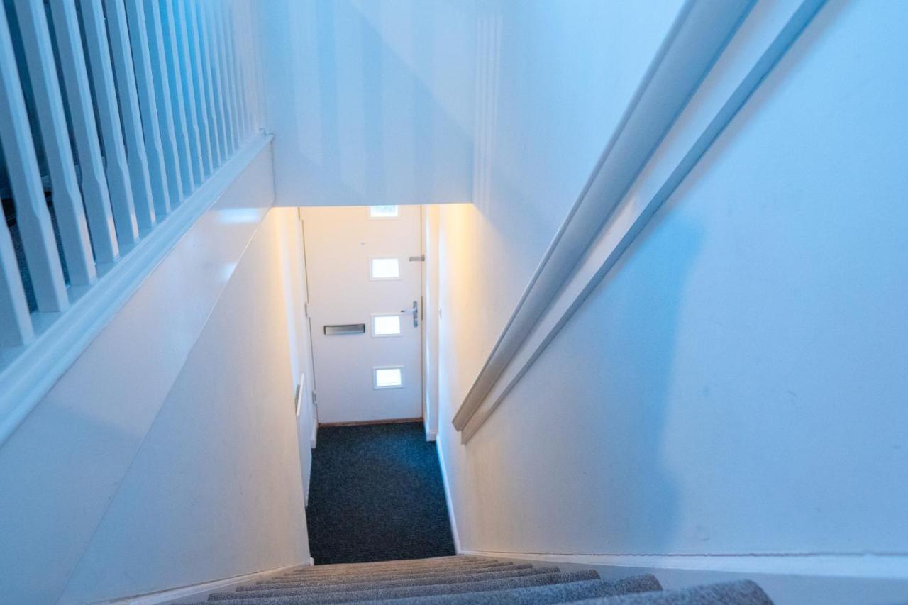 Stunning Two-Bedroom Apartment At A3Ree, Free Parking, Near Cribbs Causeway Mall Bristol Exterior photo
