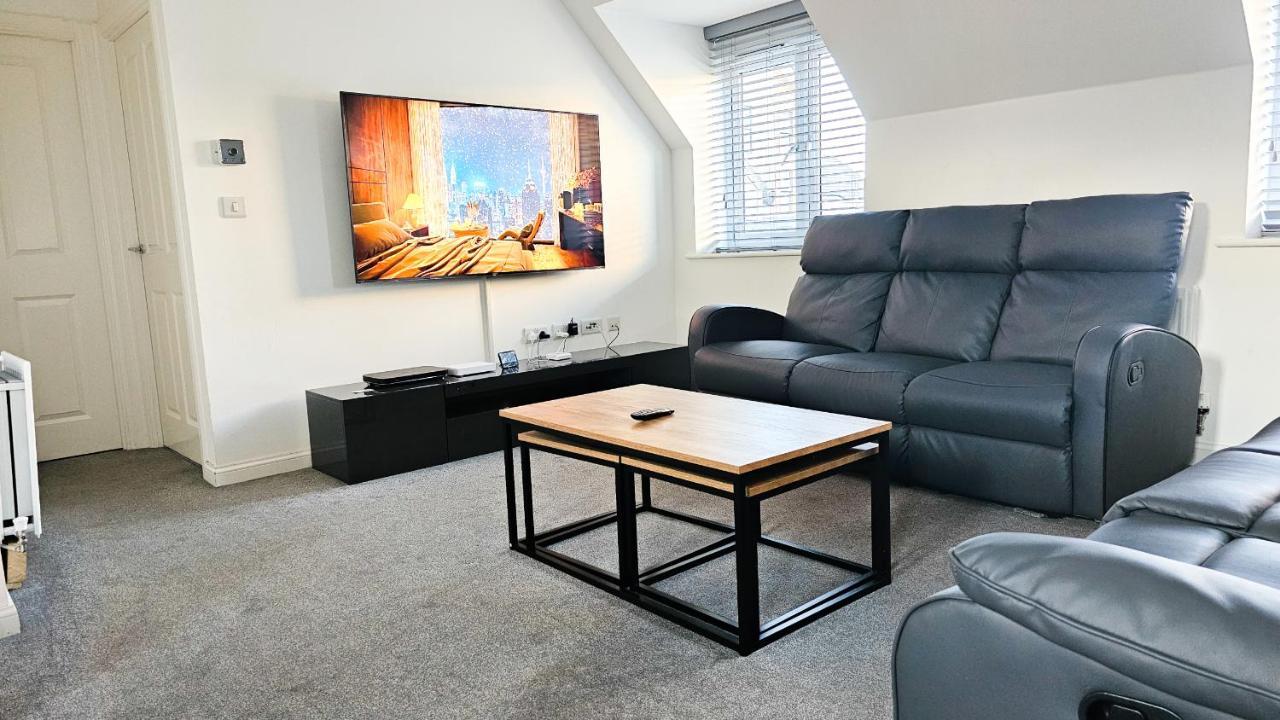 Stunning Two-Bedroom Apartment At A3Ree, Free Parking, Near Cribbs Causeway Mall Bristol Exterior photo