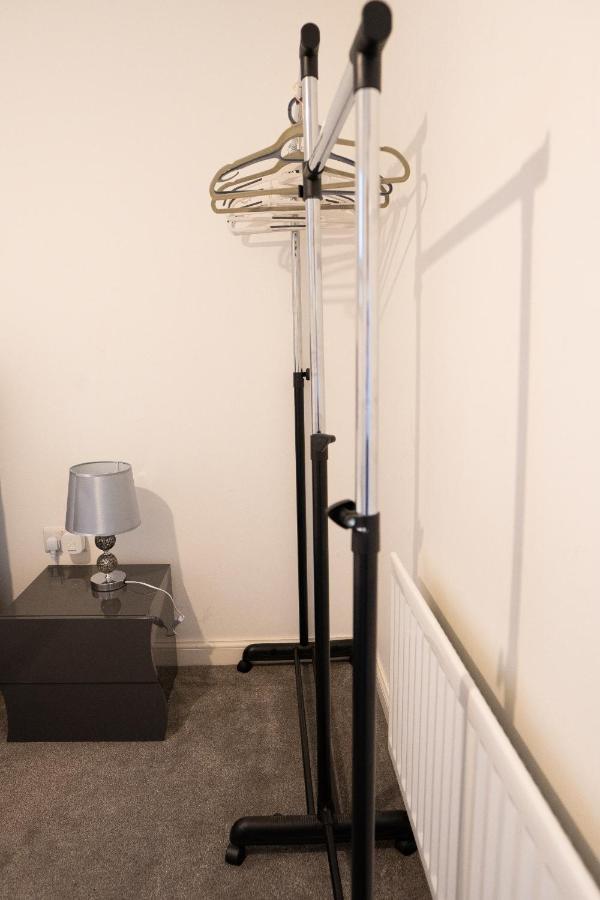 Stunning Two-Bedroom Apartment At A3Ree, Free Parking, Near Cribbs Causeway Mall Bristol Exterior photo