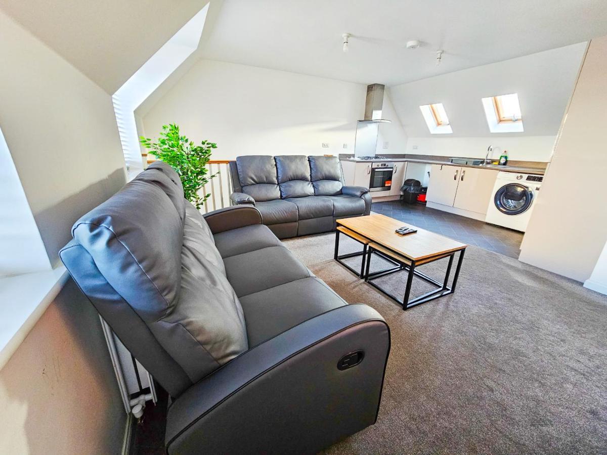 Stunning Two-Bedroom Apartment At A3Ree, Free Parking, Near Cribbs Causeway Mall Bristol Exterior photo