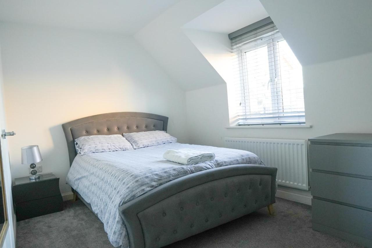 Stunning Two-Bedroom Apartment At A3Ree, Free Parking, Near Cribbs Causeway Mall Bristol Exterior photo