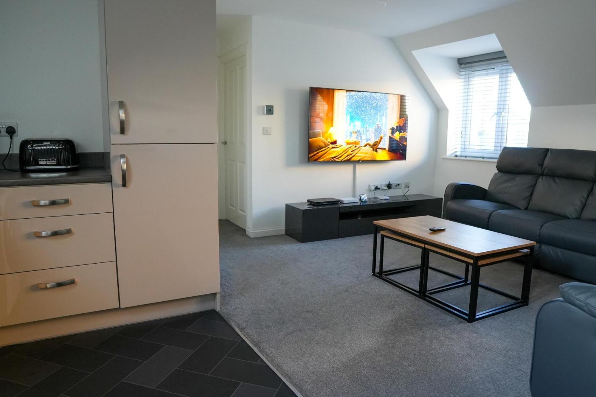 Stunning Two-Bedroom Apartment At A3Ree, Free Parking, Near Cribbs Causeway Mall Bristol Room photo